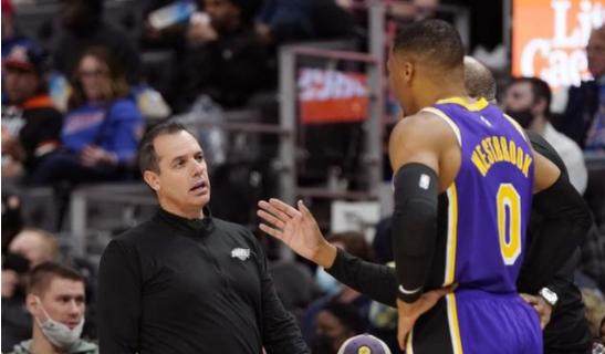 kaiyun-2选1！湖人眼下最突出问题：沃格尔走还是韦少走？