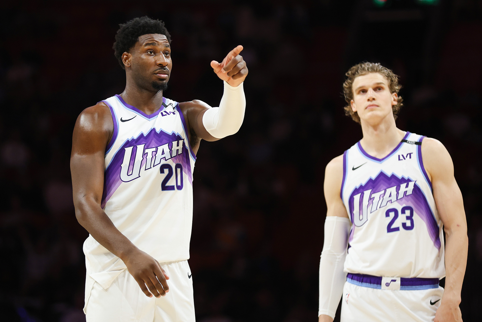 kaiyun-小贾伦·杰克逊22+5维金斯26+5 爵士客场险胜热火